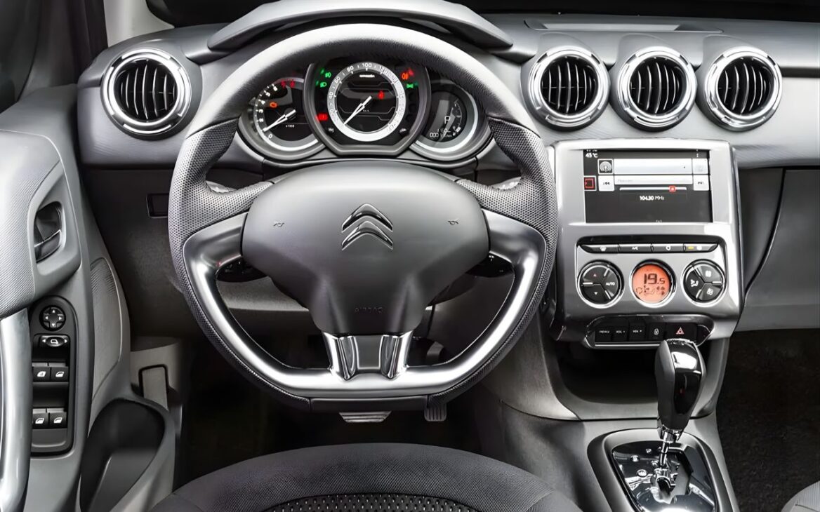 Descubre por qué el Citroën C3 Attraction 2021 es uno de los coches usados automáticos más buscados, con mecánica confiable, cambio Aisin, buen consumo y excelente relación calidad-precio.