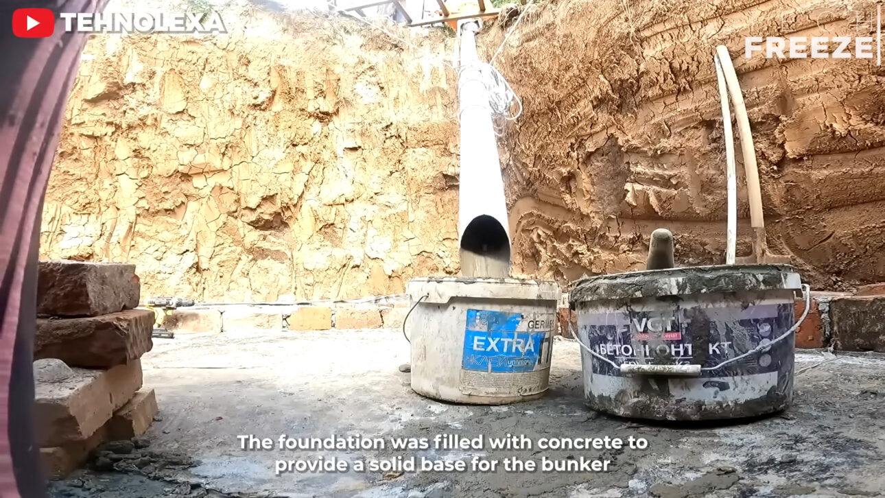 Con Solo US$ 5 Mil, Hombre Excava y Construye Bunker Subterráneo Funcional en Su Propio Jardín