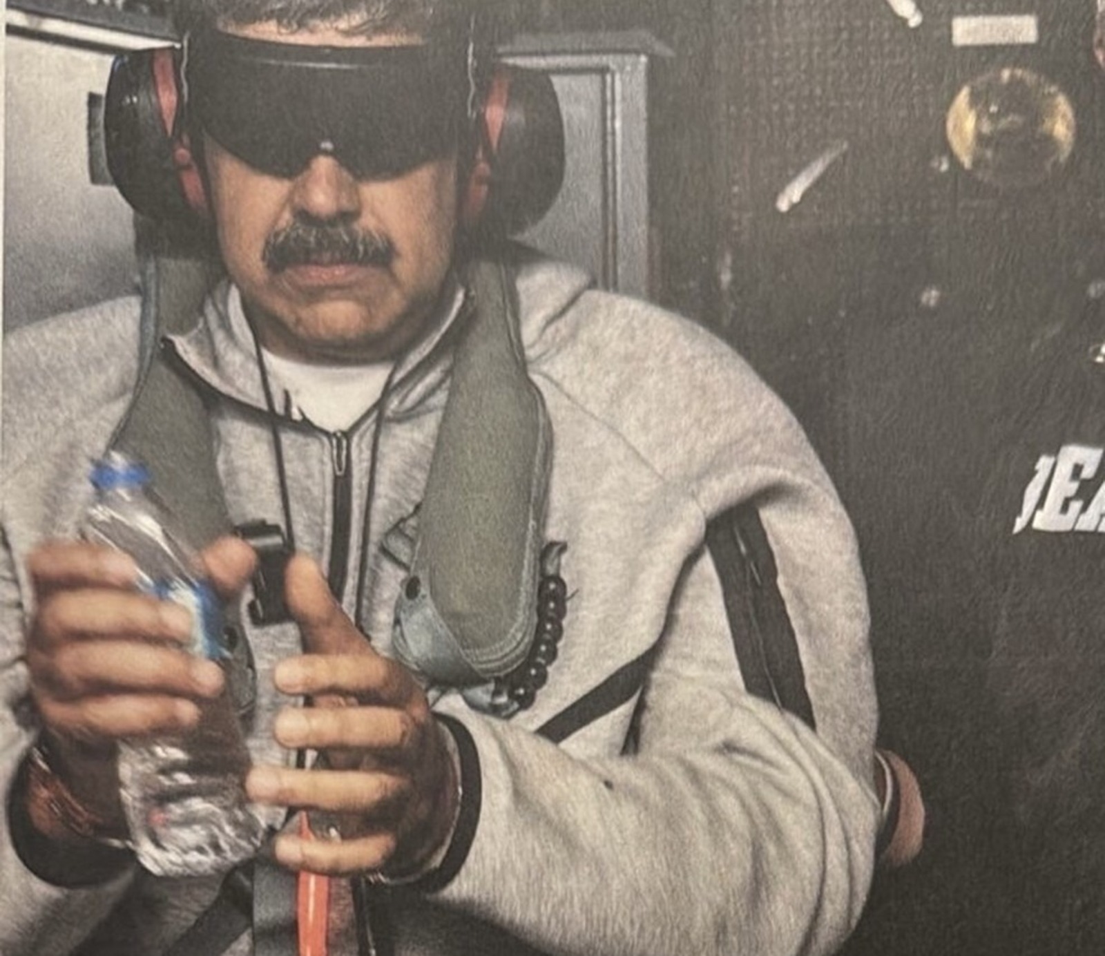 Agasalho, Nike, Maduro