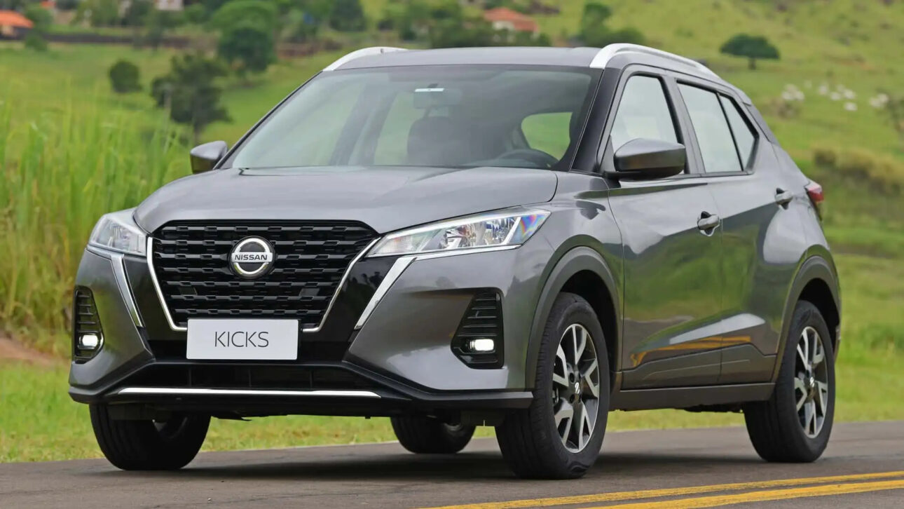 Para zerar estoque, Nissan Kicks Play Sense CVT recebe desconto de até R$ 26,2 mil e tem preço final de R$ 109.990 para PCD