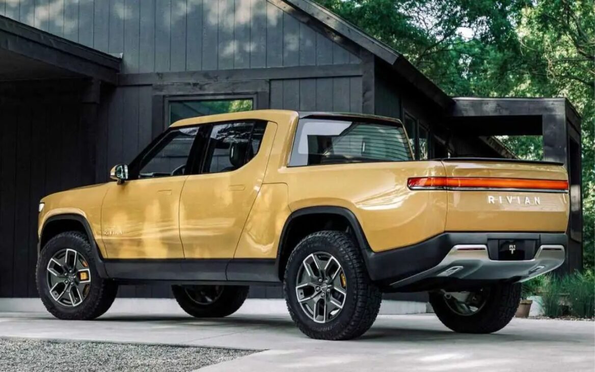Rivian y Worksport presentan capota solar para camioneta eléctrica R1T que genera energía renovable de hasta 250 W. Entiende cómo funciona, limitaciones y el impacto de esta innovación en el universo de los EVs.