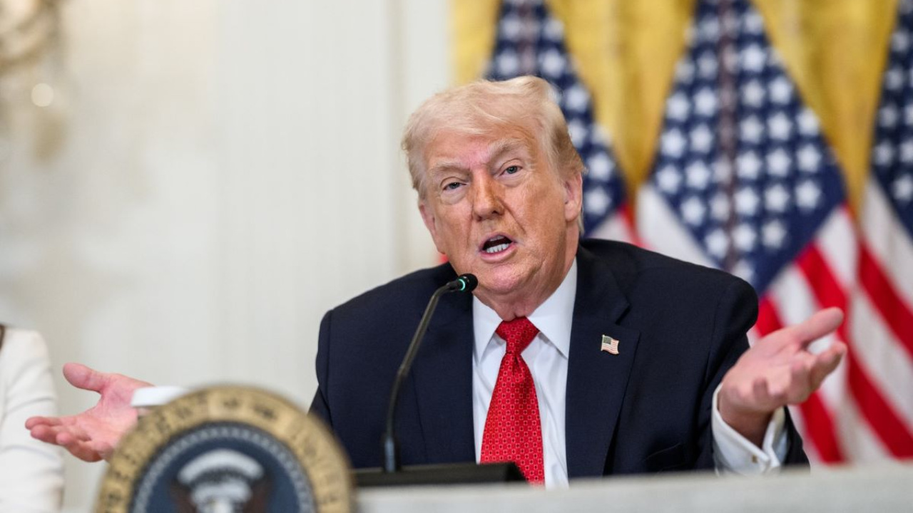 Donald Trump exaltou em rede social o “ritmo acelerado” de libertações de presos políticos na Venezuela sob Delcy Rodríguez, mas grupos de direitos humanos e familiares de detidos sustentam que os números oficiais estão inflados.