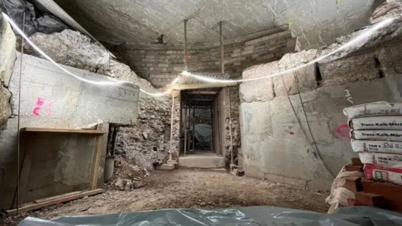 Descoberta, Museu, Escadaria