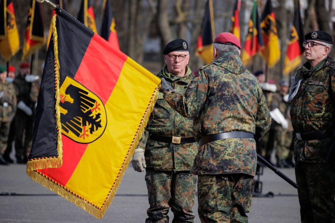 Alemania acelera la Bundeswehr rumbo al mayor ejército del continente con drones kamikaze, F35 y la crisis del F126, bajo presión de 2029.