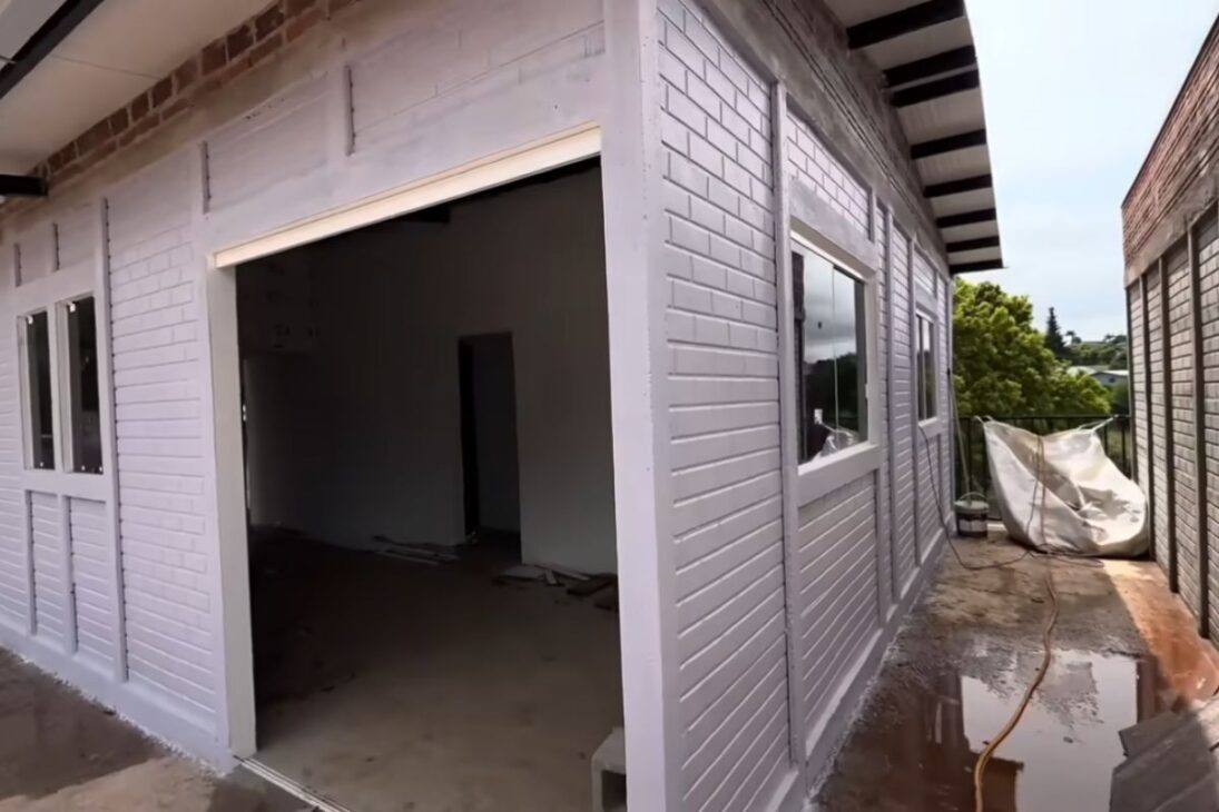 Entiende Cómo La Casa Más Barata De Brasil Usa Placas Pre-Moldeadas Y Pilares, Busca Proveedor En El Marketplace De Facebook Y Promete Renta Pasiva Con Alquiler Y Reventa, Pero Expone Límites De Costo Y Confort.