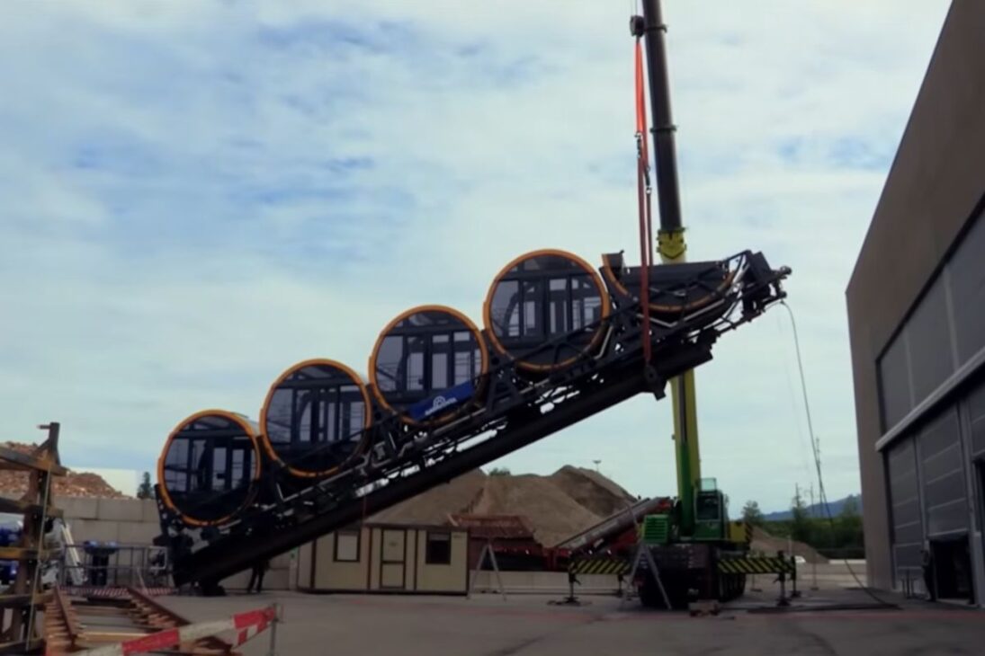 ferrocarril más empinado del mundo en Suiza: funicular con cabinas niveladas en Los Alpes Suizos, tracción por cremallera y frenos dinámicos para subir 1.115 metros en 5 km y bajar con control.