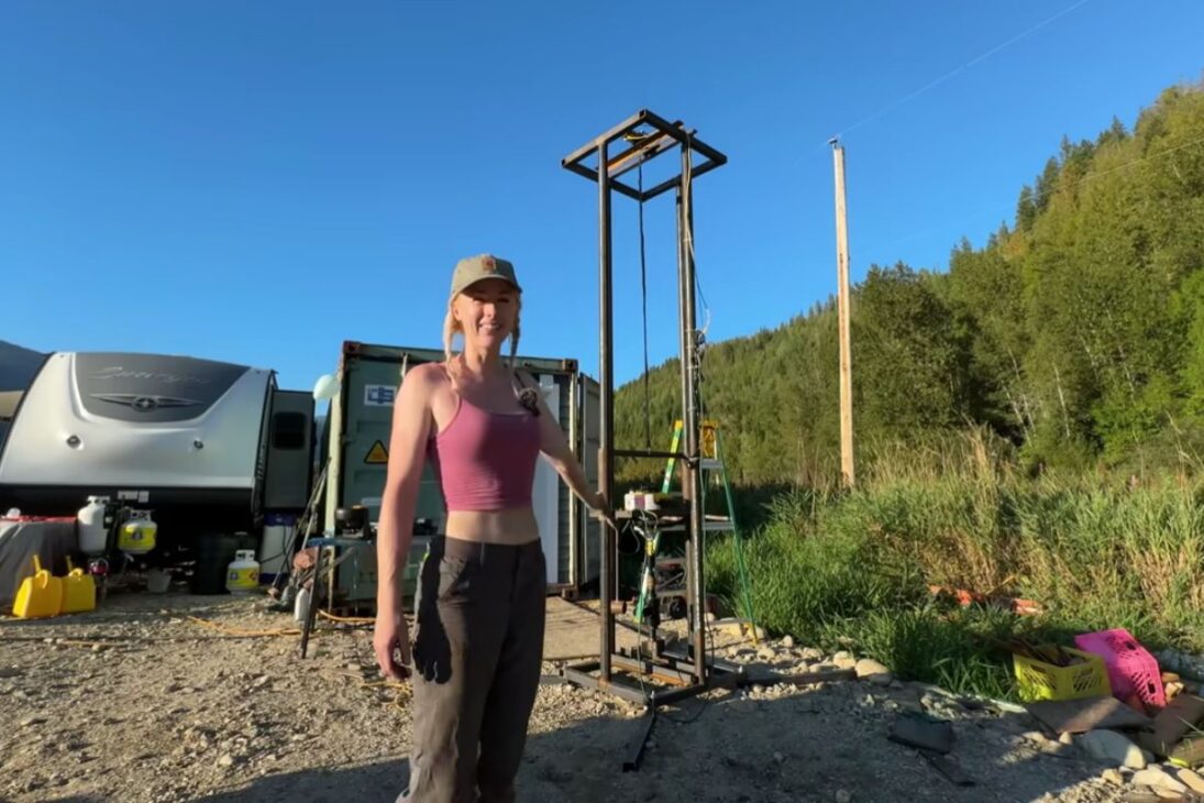 Entiende Cómo Un Pozo De 15 Metros Se Viabilizó Con La Perforadora, Lodo, Grúa Y Tubos Rosqueados, Y Por Qué Las Filtraciones, Filtración Y Presión Definen El Resultado En Terreno Off Grid.