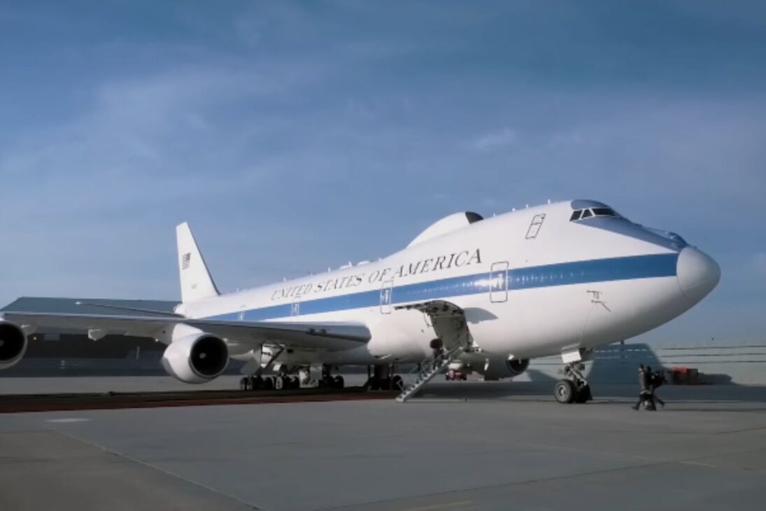 El avión del juicio final Boeing E-4B es el centro de comando aéreo y National Airborne Operations Center de EE.UU. en un escenario de guerra nuclear.