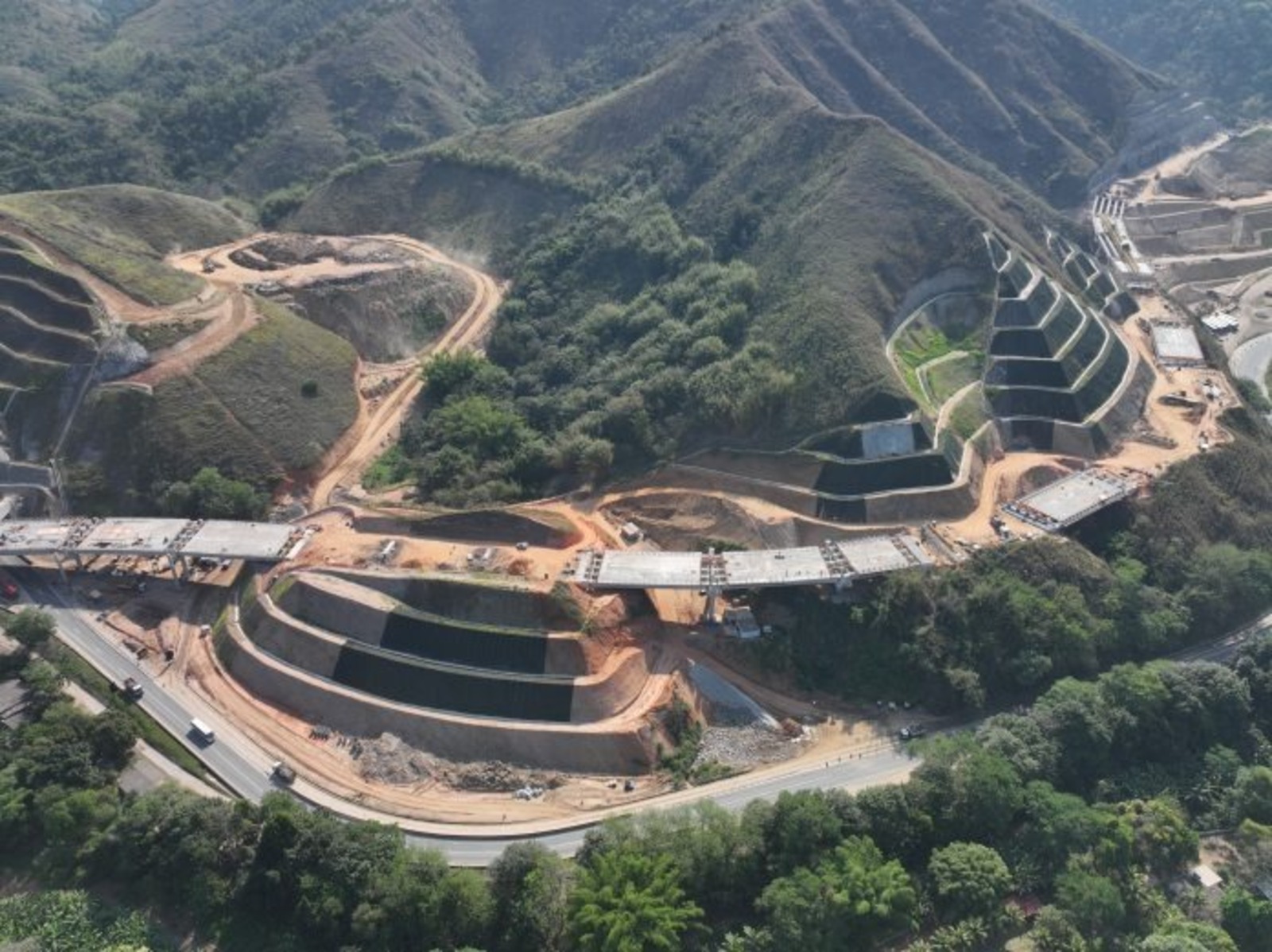 Obras, Carnaval, Detonações