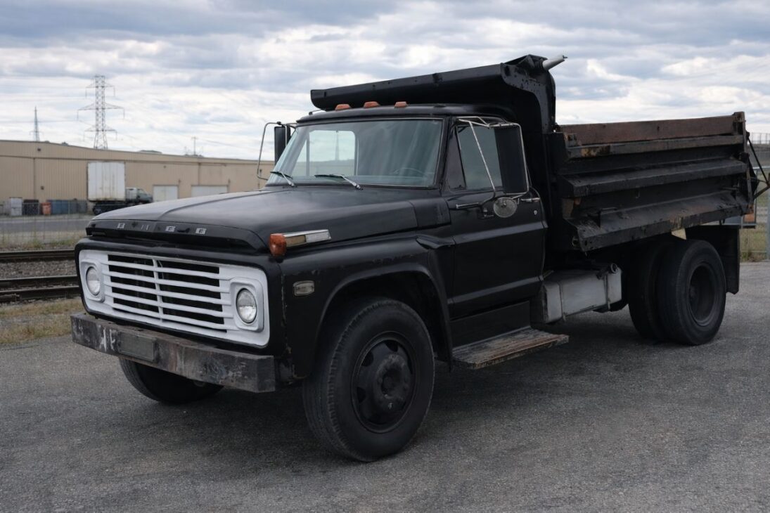 Camiones brasileños con cara chata, Bob Esponja, carreta Vanderleia y Fenemê cabeza de bagre muestran cómo apodos se convierten en leyendas de las carreteras.
