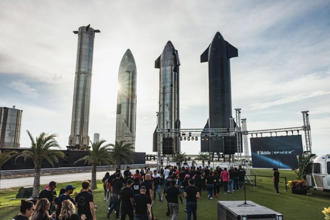 Elon Musk Detalla Un Plan Para Marte Con Lanzamientos Por Años, Mirando Una Ciudad Autosustentable Y Discutiendo Límites De Escala, Energía Y Impactos En La Tierra.