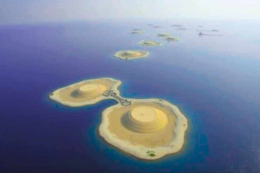 China acelera plan de islas sobre arrecifes con millones de toneladas de arena, en 2026, bajo críticas ambientales y alerta estratégica por vigilancia y control de rutas comerciales.