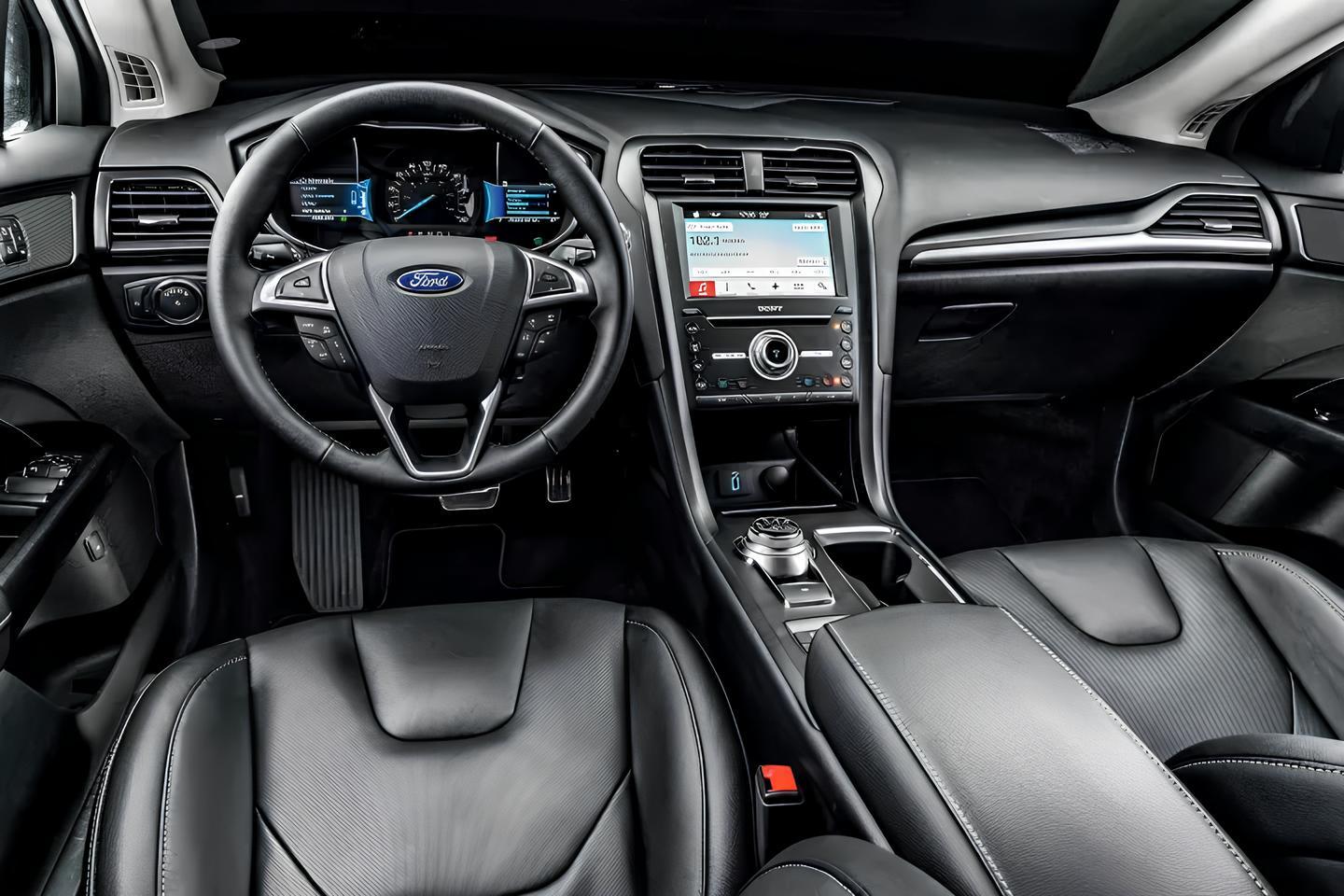 Custando cerca de R$ 41 mil e com motor V6 de 243 cv, este sedã americano com tração integral, couro e desempenho de carro de luxo segue como um dos melhores custo-benefício do país; conheça o Ford Fusion 3.0 V6