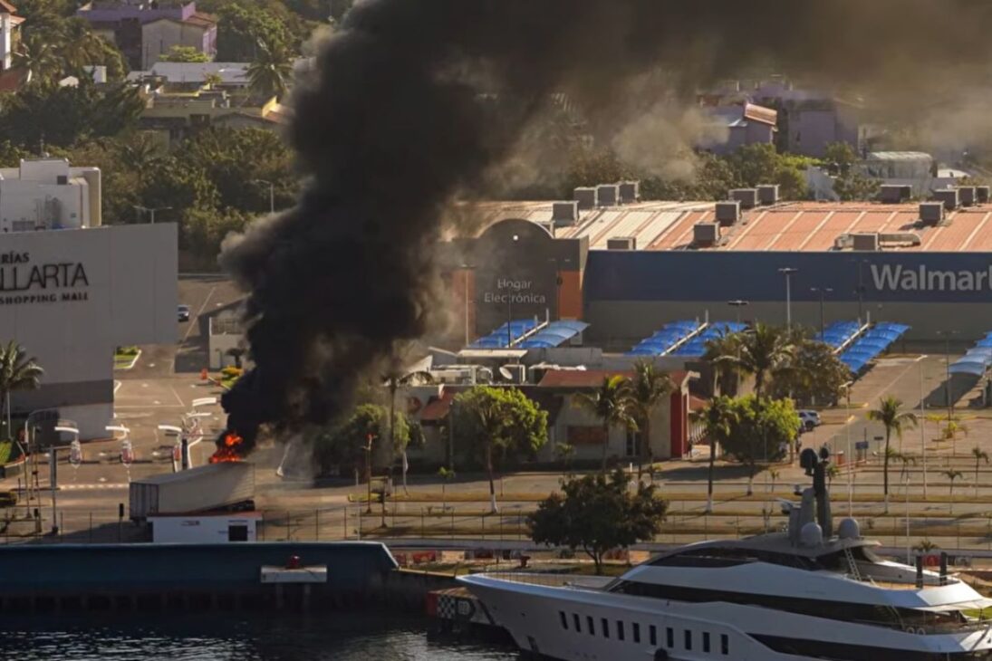 El Mencho y CJNG ponen a México en alerta con bloqueos, respuesta del Estado y disputa interna que puede aumentar la violencia tras la ofensiva.