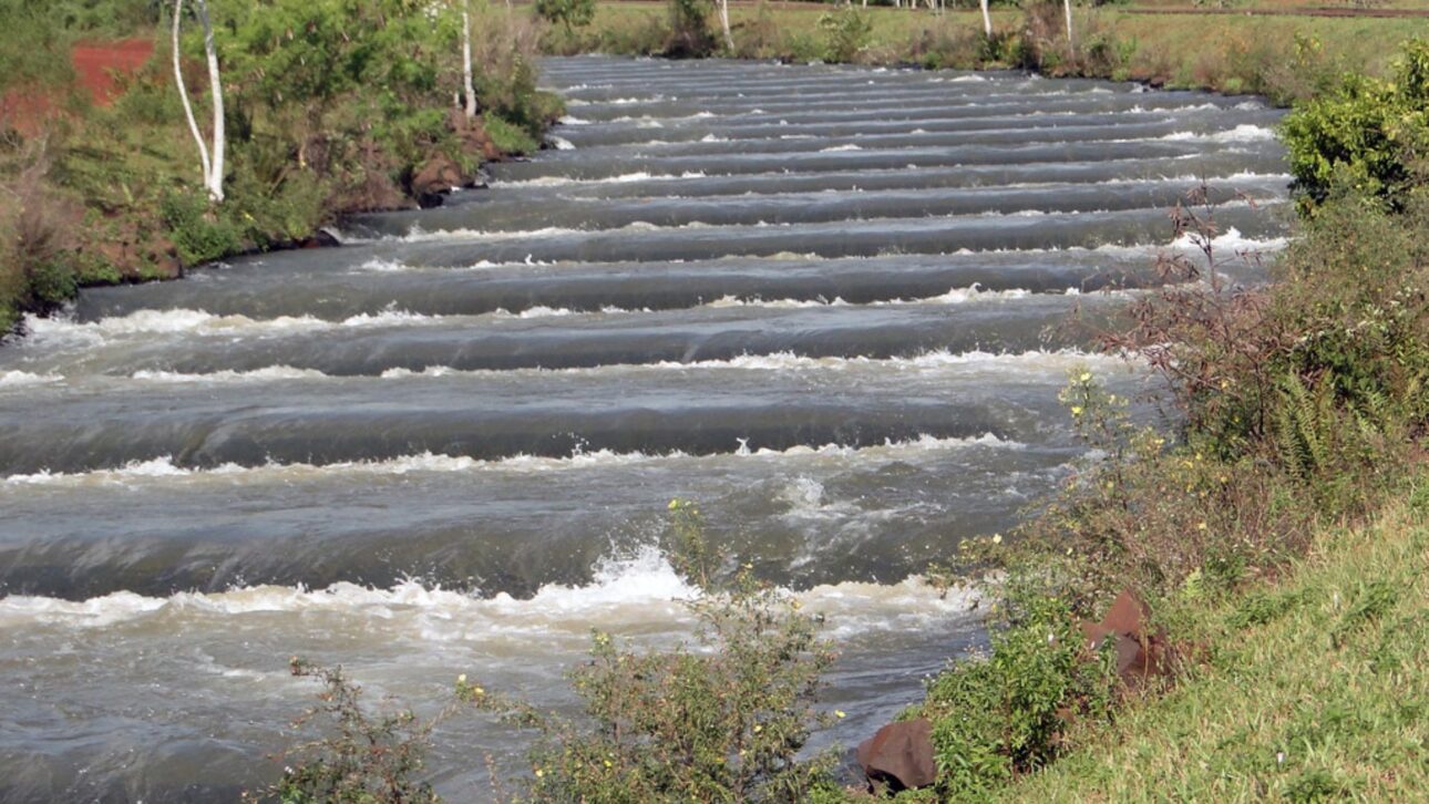 vCanal de la Piracema usa ingeniería hidráulica para permitir que peces superen la barragem de Itaipu por un trajeto de 10,3 km.