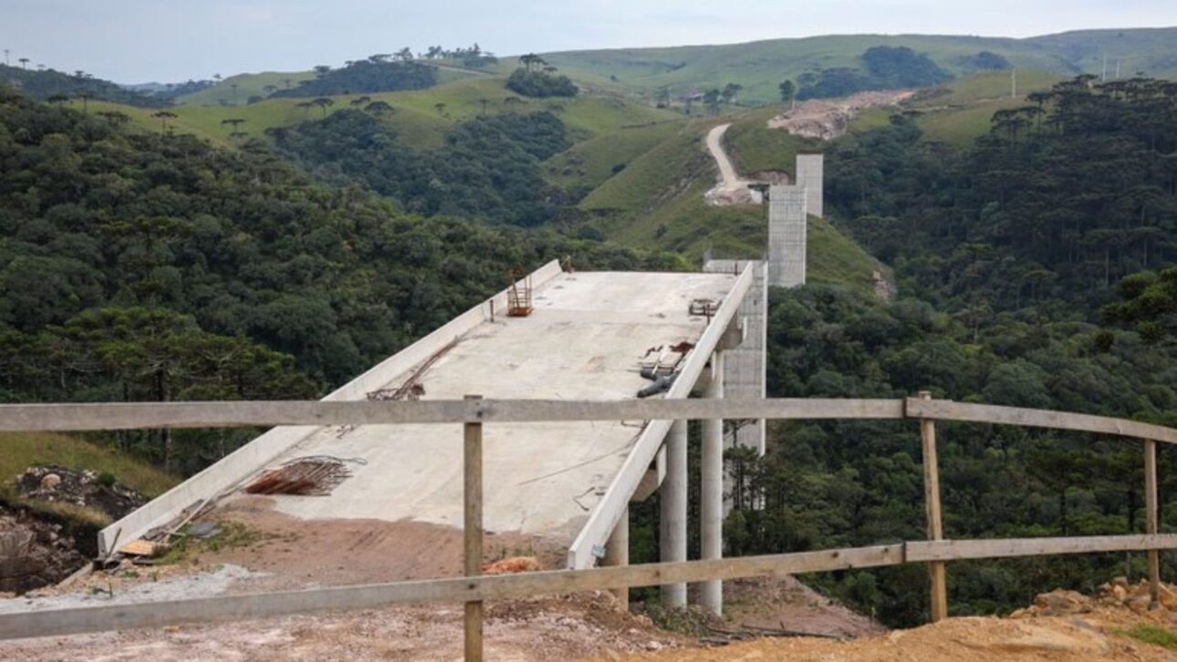 El Gobierno Lula anuncia dos túneles en el Morro dos Cavalos, en la BR-101, con inversión de hasta R$ 3 mil millones y cambio en la concesión de la carretera.