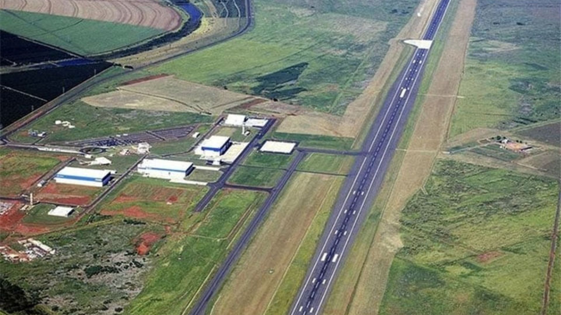 Pista da Embraer em Gavião Peixoto, a mais longa das Américas, vira laboratório para testes extremos de jatos antes da certificação e da operação comercial.