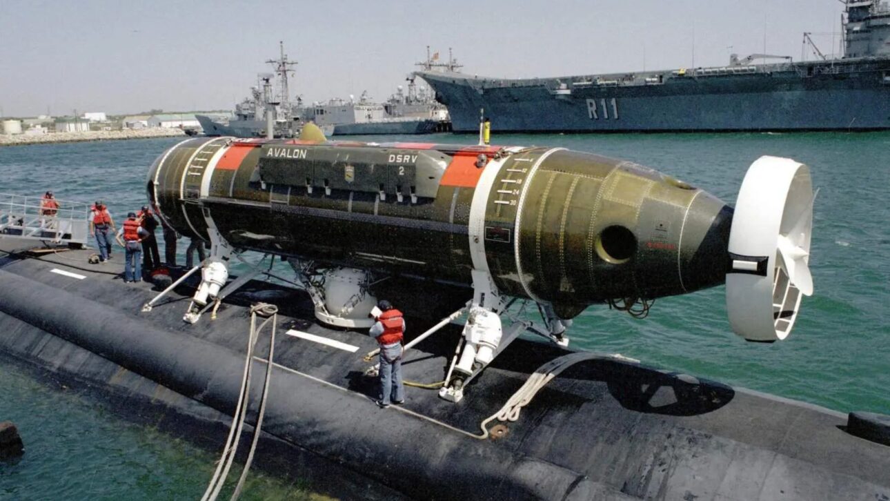 Conozca el DSRV-1 Mystic, minisub de rescate de la Marina de EE. UU. con acoplamiento hermético, 24 lugares y buceo a 1.500 metros de profundidad.