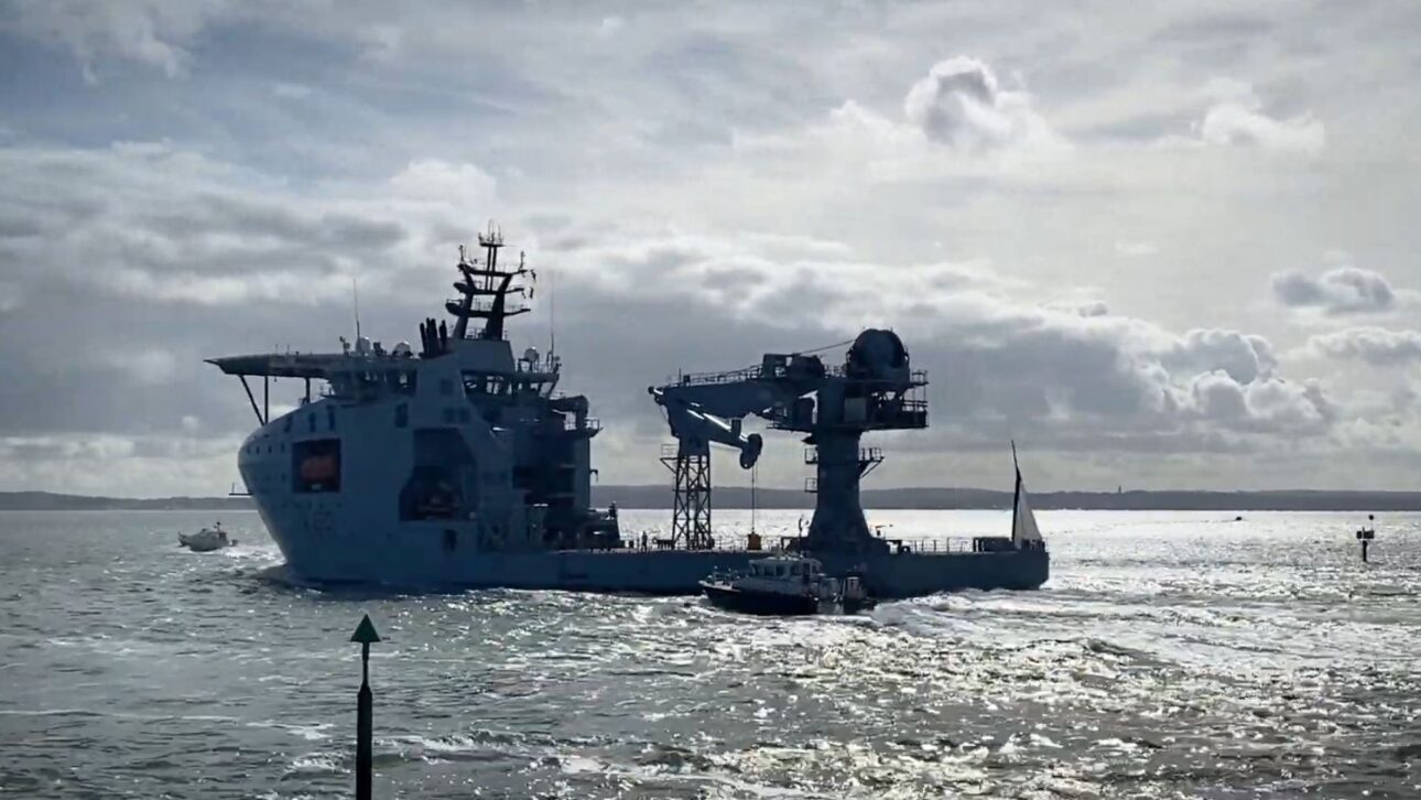 El Reino Unido Pone en Operación el RFA Proteus para Proteger los Cables Submarinos y Reforzar la Vigilancia Estratégica en el Fondo del Mar.