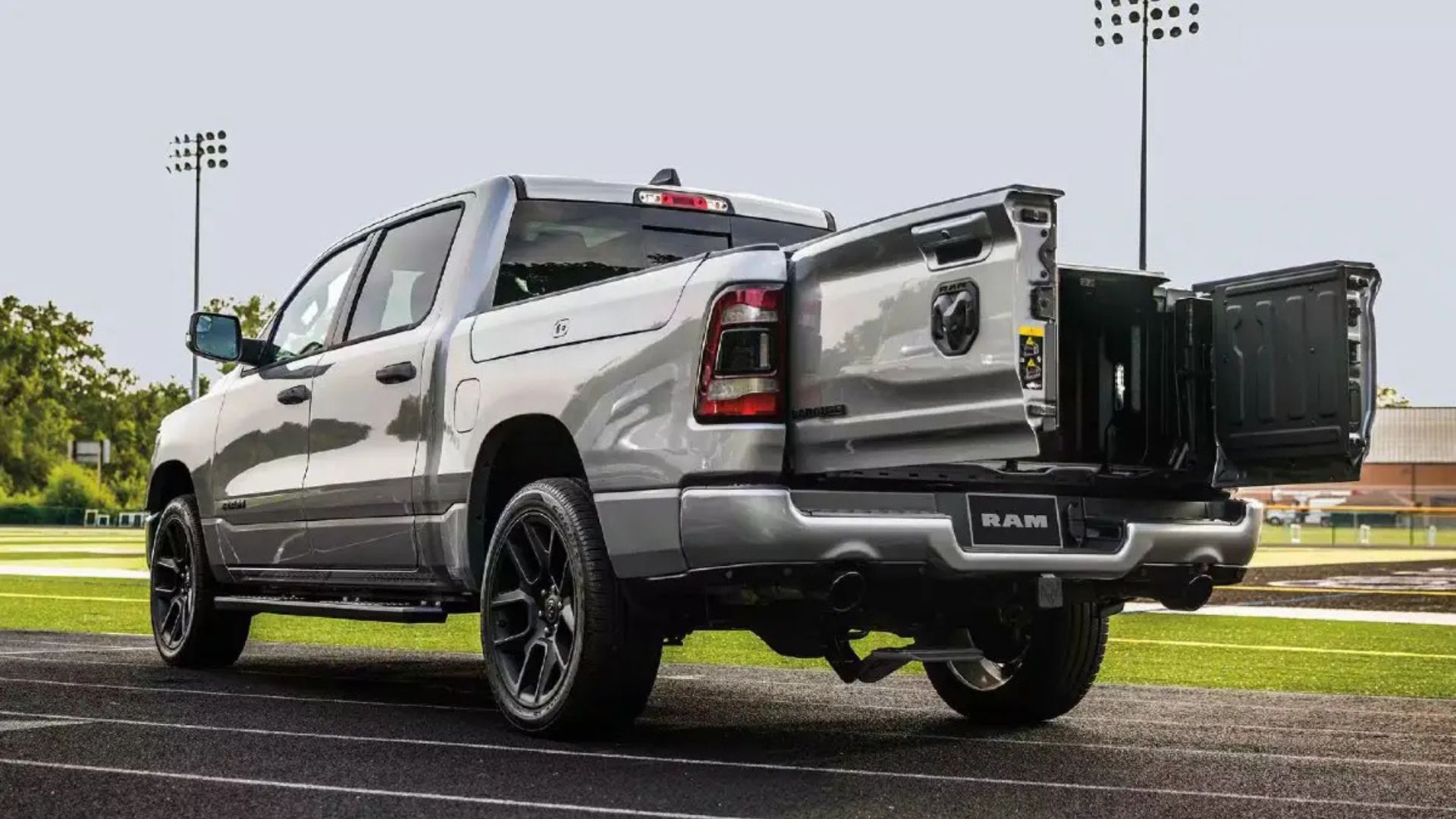 Ram Rampage pode mudar em 2028 com RamBox, nova tampa e eletrificação Bio-Hybrid com motor 1.3 turbo flex.