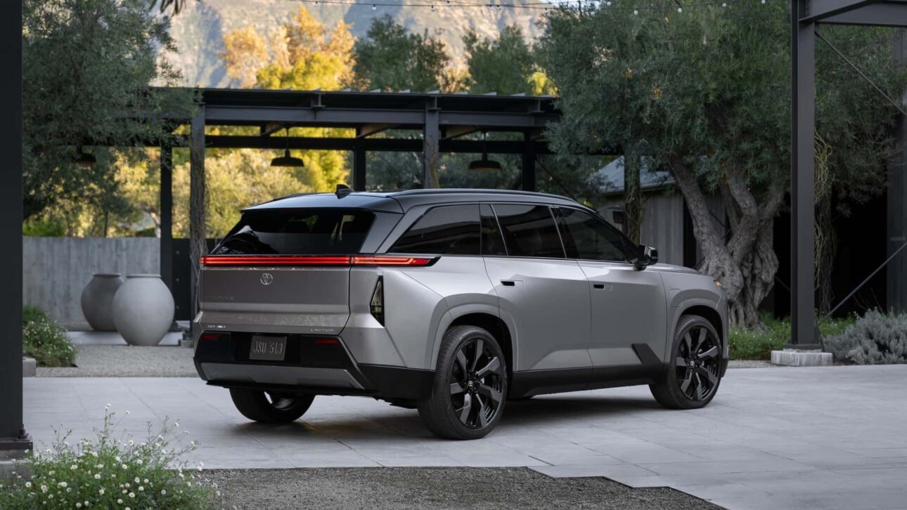 Toyota Highlander Eléctrico Estrena Con Hasta 343 Cv, 515 Km De Autonomía, Batería De 95,8 Kwh, Tracción AWD Y Cargador De Estándar Tesla.