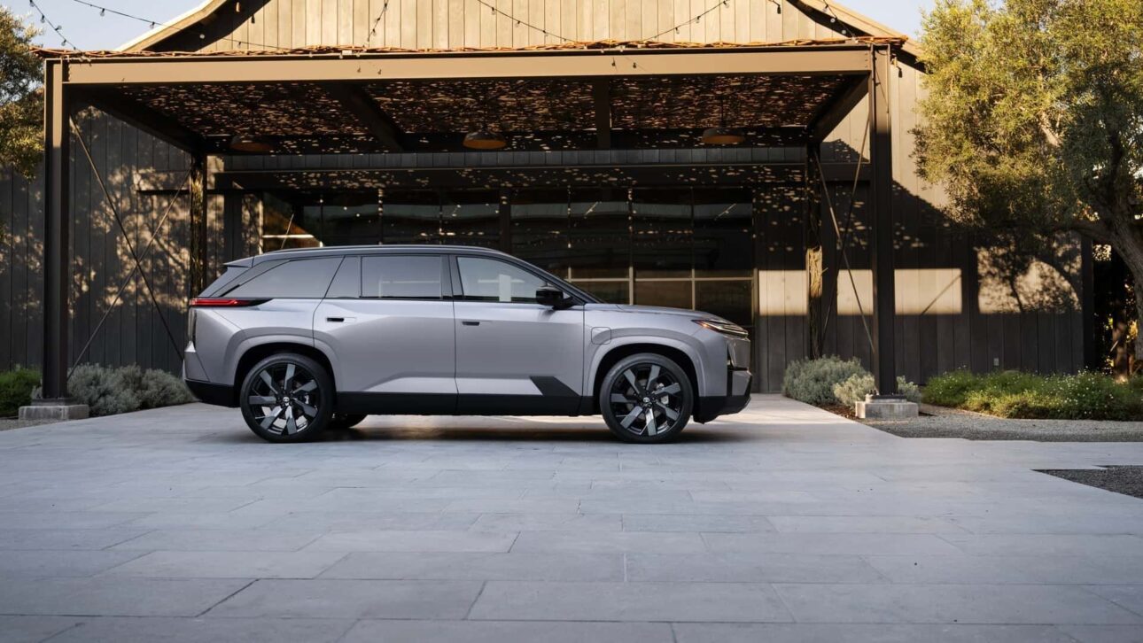 Toyota Highlander Eléctrico Estrena Con Hasta 343 Cv, 515 Km De Autonomía, Batería De 95,8 Kwh, Tracción AWD Y Cargador De Estándar Tesla.