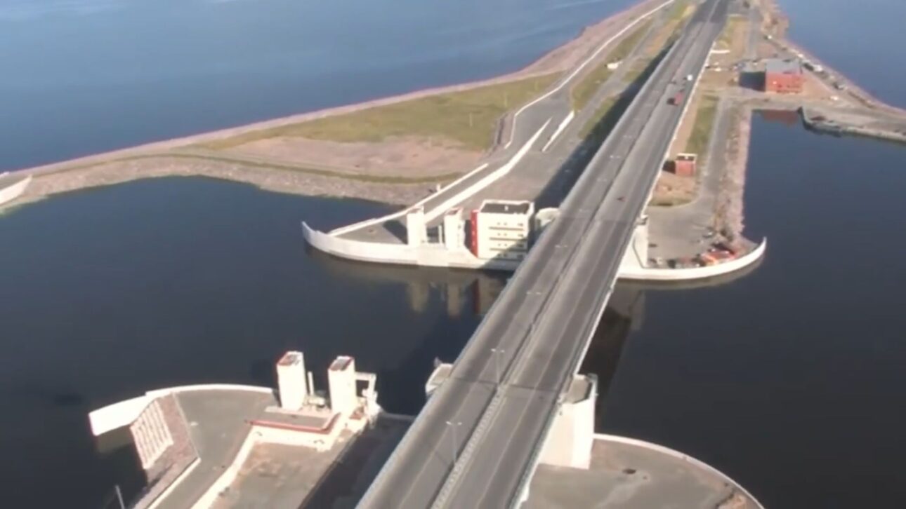 Barrera de 25 km cierra el Golfo de Finlandia y protege a San Petersburgo contra inundaciones con compuertas y túnel submarino.