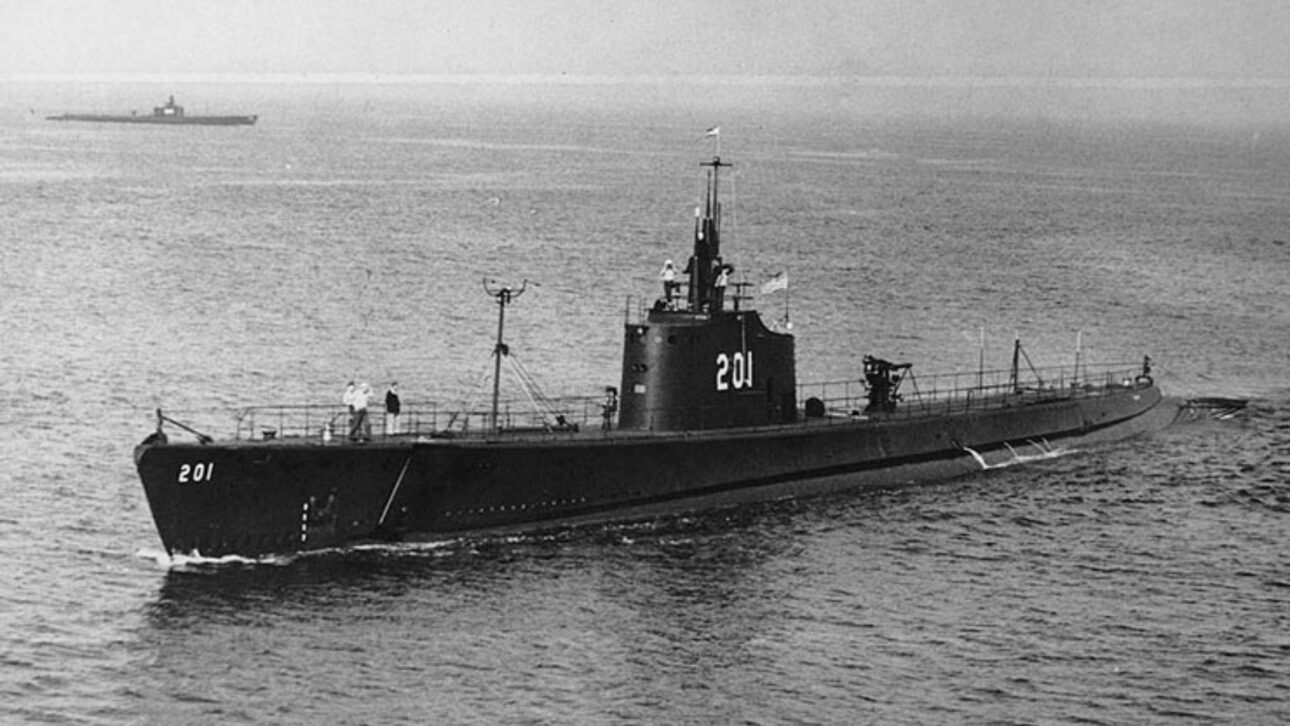 El submarino nuclear USS Triton dio la vuelta al mundo sumergido por 60 días en la Operación Sandblast y marcó la Guerra Fría.