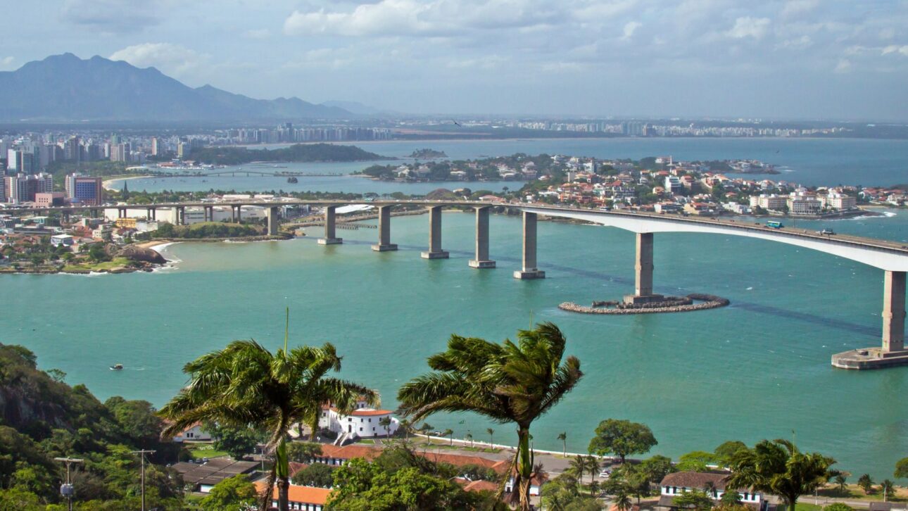 Vitória lidera ranking com 253 indicadores entre 5.570 municípios e se destaca por gestão fiscal, 33 ilhas e porto estratégico.