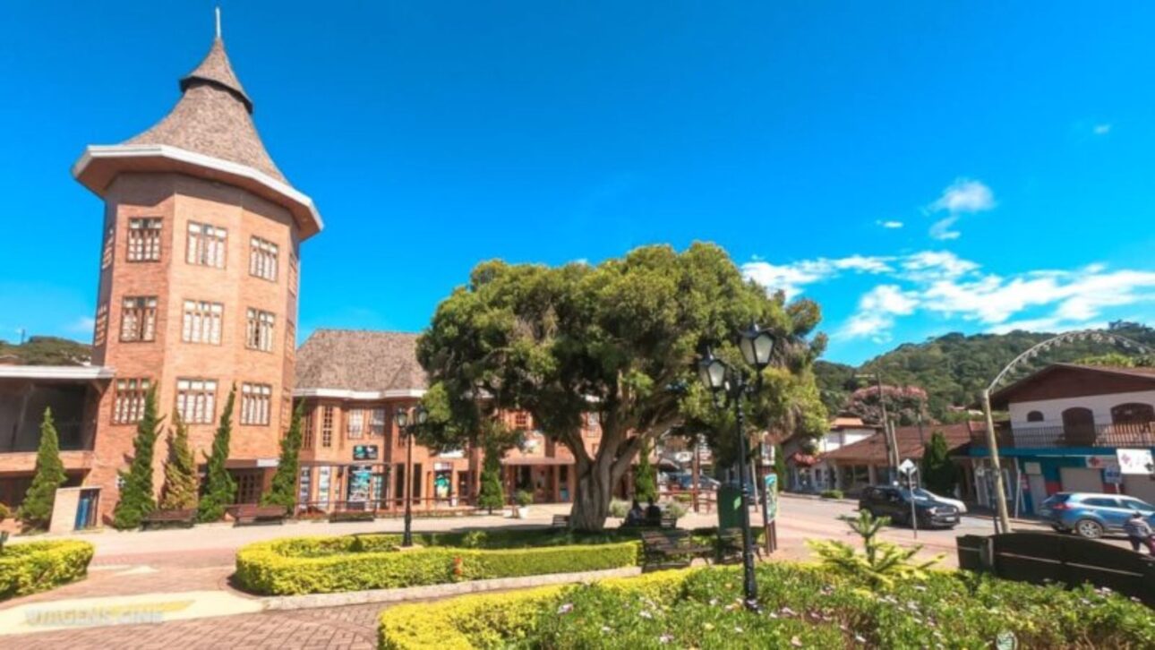 A 2 horas de SP, Santo Antônio do Pinhal tiene Pico Agudo a 1.700 m, capilla de 1836 y precios hasta un 40% menores que Campos do Jordão.