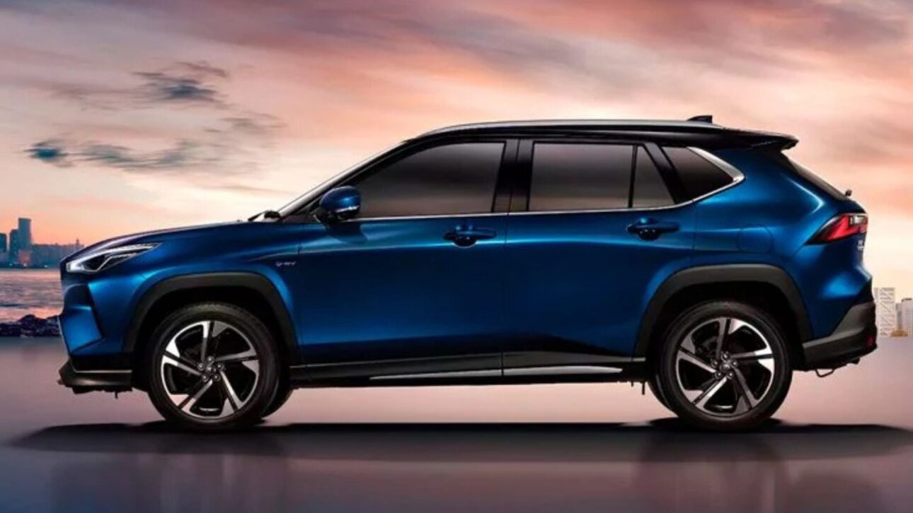 Toyota Yaris Cross Hybrid 2026 Hace 19,8 Km/L En La Ciudad, Acelera En 11 S Y Tiene Revisiones A R$ 549. Vea Consumo, Precio Y Comparación Con WR-V.