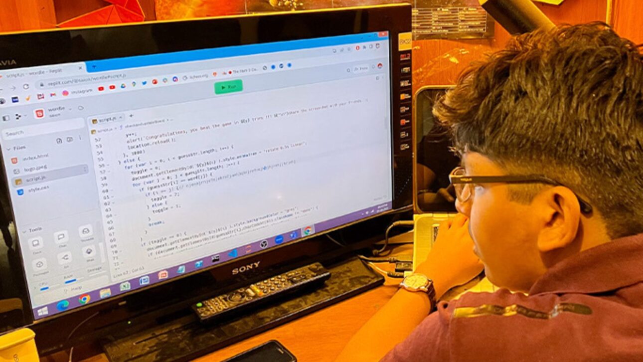 Niño australiano entra para el Guinness a los 8 años como programador y reaviva debate sobre infancia, tecnología y exposición digital.