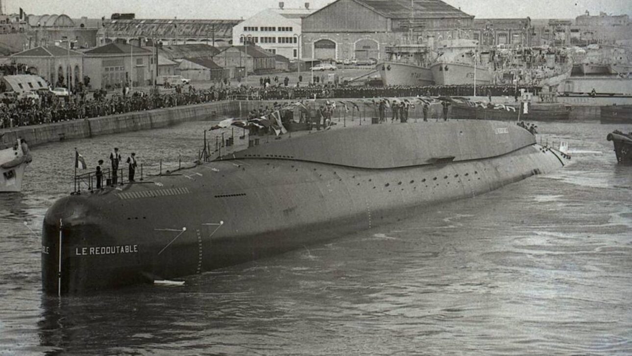 Conoce el submarino nuclear francés Le Redoutable, con 128 metros, 16 misiles balísticos y 80 mil horas de inmersión en la Guerra Fría.