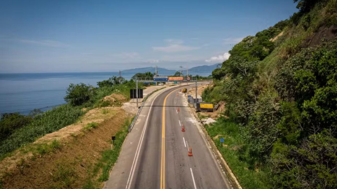Proyecto de R$ 3 mil millones prevé la duplicación de la Rio-Santos entre Caraguatatuba y Ubatuba, con túneles, pasarelas y 45 km iluminados.