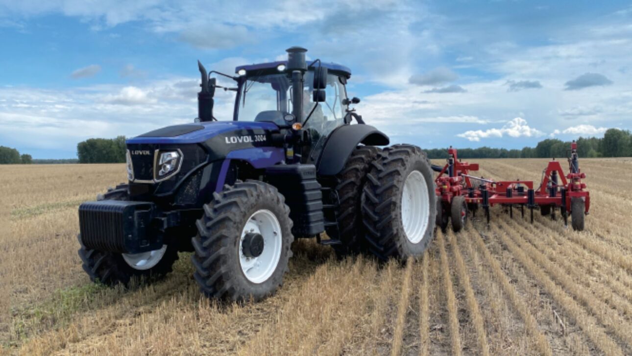 Lovol invierte US$ 420 millones en fábrica en China y mira a Brasil con tractor de 240 cv, CVT y producción de 100 mil unidades al año.