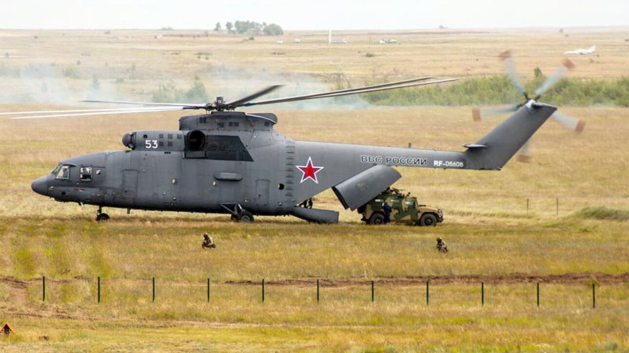 Conozca el Mil Mi-26, mayor helicóptero en operación en el mundo, capaz de transportar 20 toneladas y alcanzar casi 300 km/h.