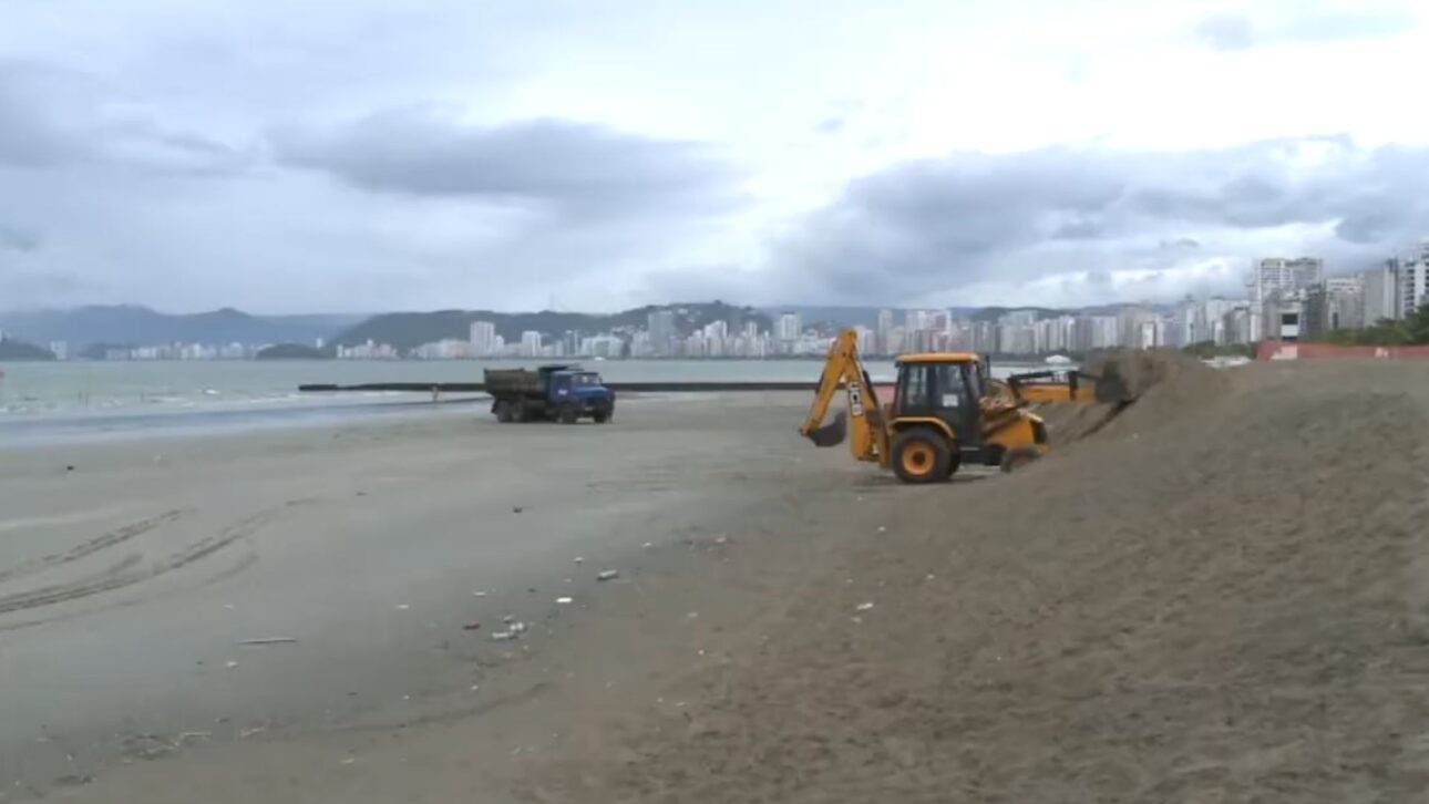 Barrera con 49 geobags en la Ponta da Praia intenta contener erosión en Santos e integra estudio de R$ 1,1 millón ligado a dragado del puerto.