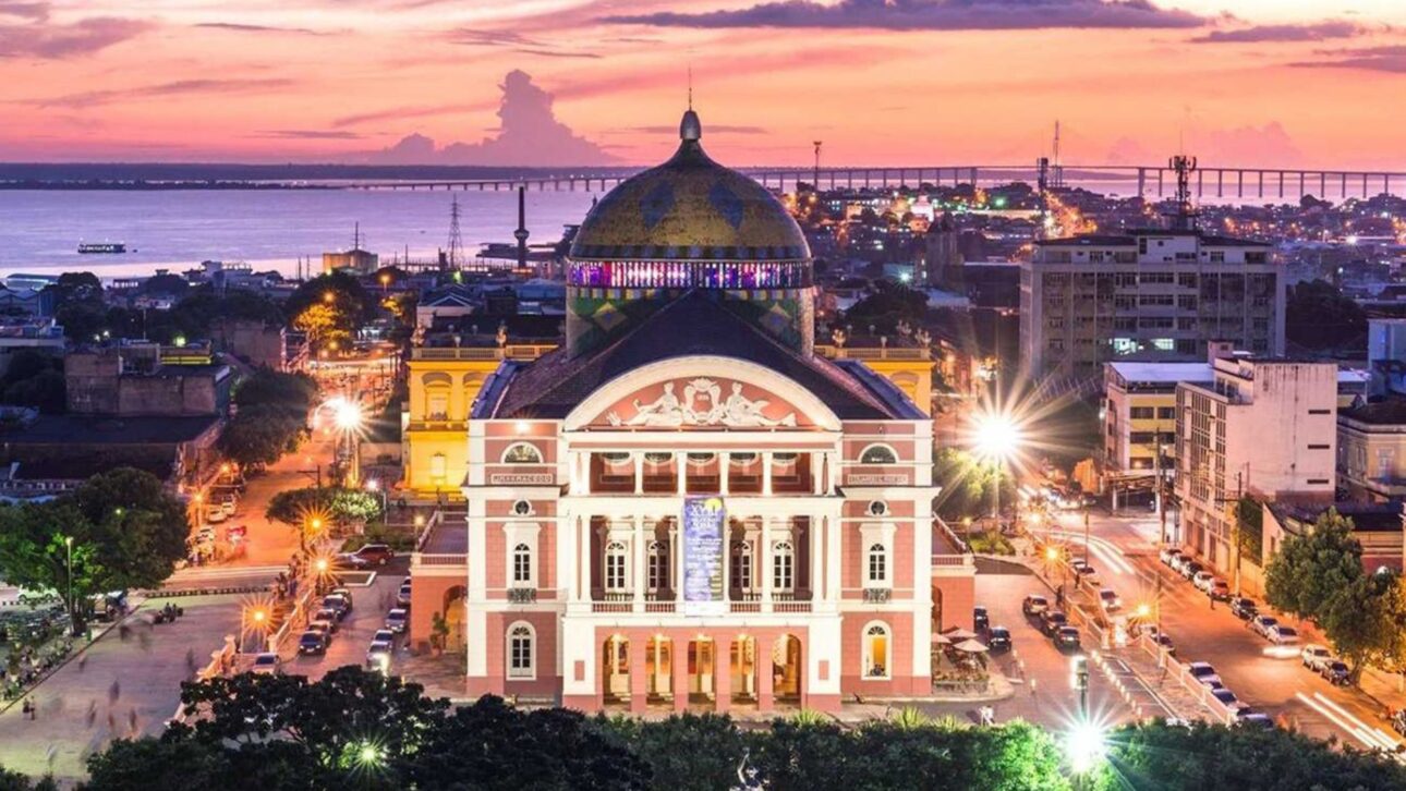 Manaus suma 2,06 millones de habitantes, crece con la Zona Franca, es sede del G20 y enfrenta aislamiento vial en el corazón de la Amazonía.