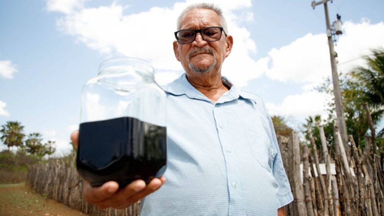 Agricultor de Ceará perfora pozo en busca de agua y encuentra material con indicios de petróleo, pero no puede explorar área.