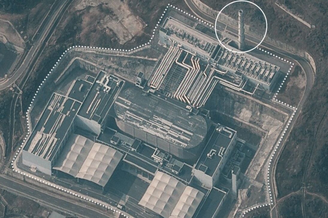 En las montañas de China, en Sichuan, obras en Zitong y Pingtong aparecen en imágenes de satélite y colocan a Xi Jinping en el centro de un renacimiento nuclear, con tratados en erosión y estimaciones de ojivas hasta 2030.