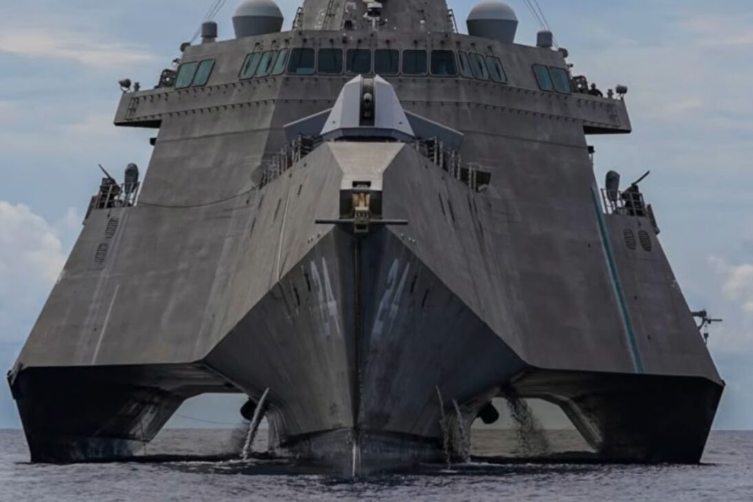 Trimarán de la Armada de EE. UU. reaparece Después De La Corrosión, Grietas Y Modularidad Revisada, Ahora Más Útil En Aguas Someras Y Misiones Litorales De Riesgo.