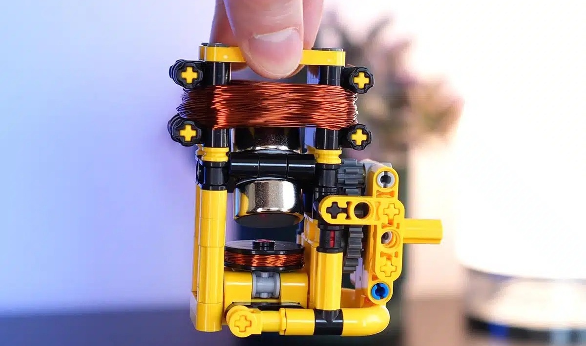 Um YouTuber constrói um motor elétrico funcional usando peças de LEGO. Crédito da foto: Jamie's Brick Jams