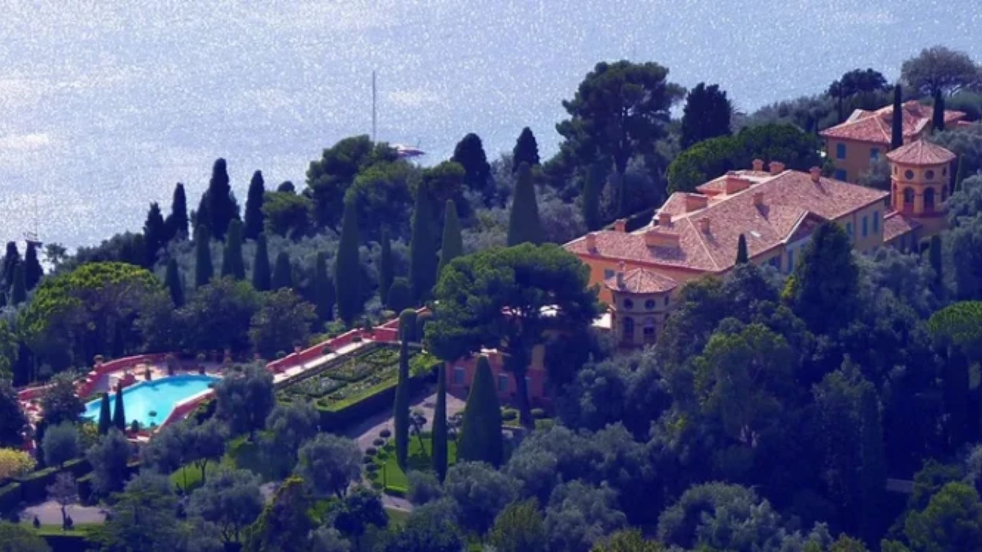 Mansão de luxo, família brasileira, Mansão