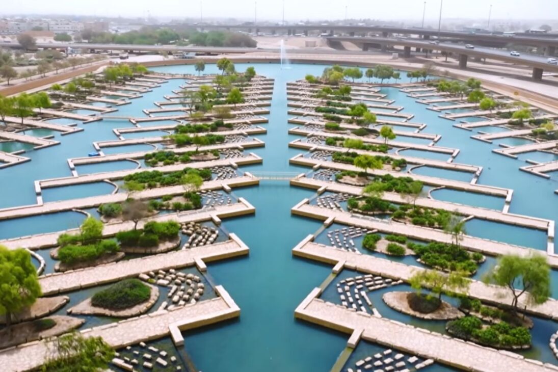 La Megaciudad En El Desierto De Riad Utiliza Biorremediación En Wadi Hanifa Con Zonas Húmedas Para Tratar Aguas Residuales Y Devolver Agua A La Irrigación.