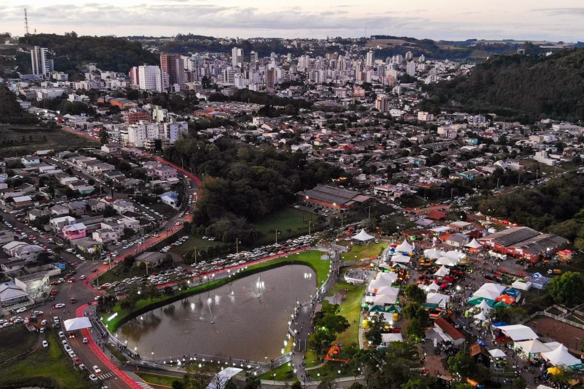 Não é Japão nem Europa cidade brasileira lidera ranking de limpeza urbana, tira nota quase perfeita no ISLU e prova que gestão eficiente e população engajada