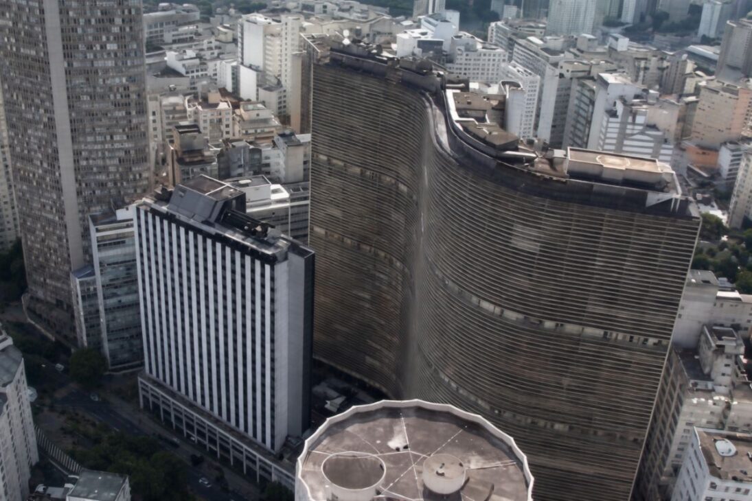 En Copan, el alquiler por temporada y el alquiler en masa transforman el edificio residencial y chocan con el derecho de propiedad debatido por los residentes.