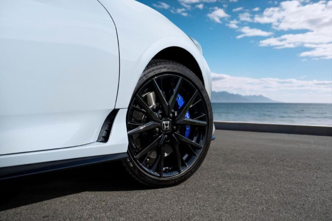 Prelude vuelve como coupé de Honda con sistema híbrido y base del Civic Type R, reavivando el nombre histórico sin anuncio oficial para Brasil.