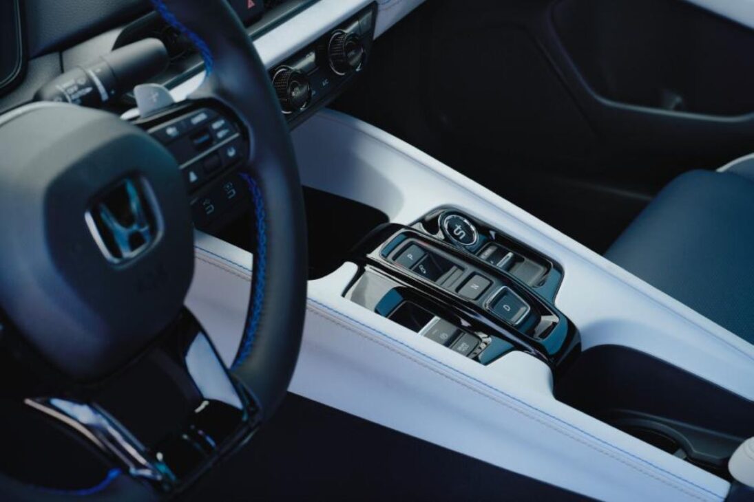 Prelude vuelve como coupé de Honda con sistema híbrido y base del Civic Type R, reavivando el nombre histórico sin anuncio oficial para Brasil.