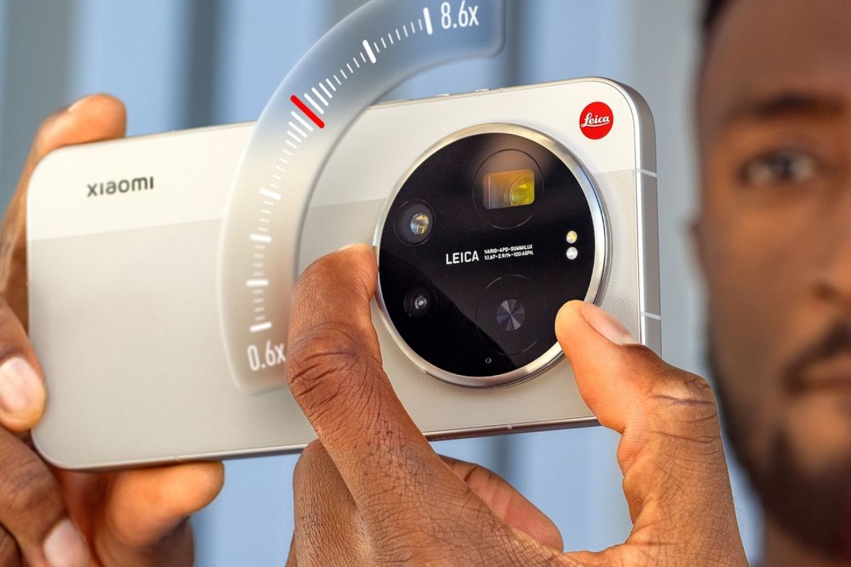 Em 2026, o Xiaomi 17 Ultra aproxima câmera e Leica no mesmo corpo, questiona o papel do smartphone tradicional e explora sensores grandes, anel físico e zoom avançado para entregar uma experiência móvel de fotografia muito além do comum.