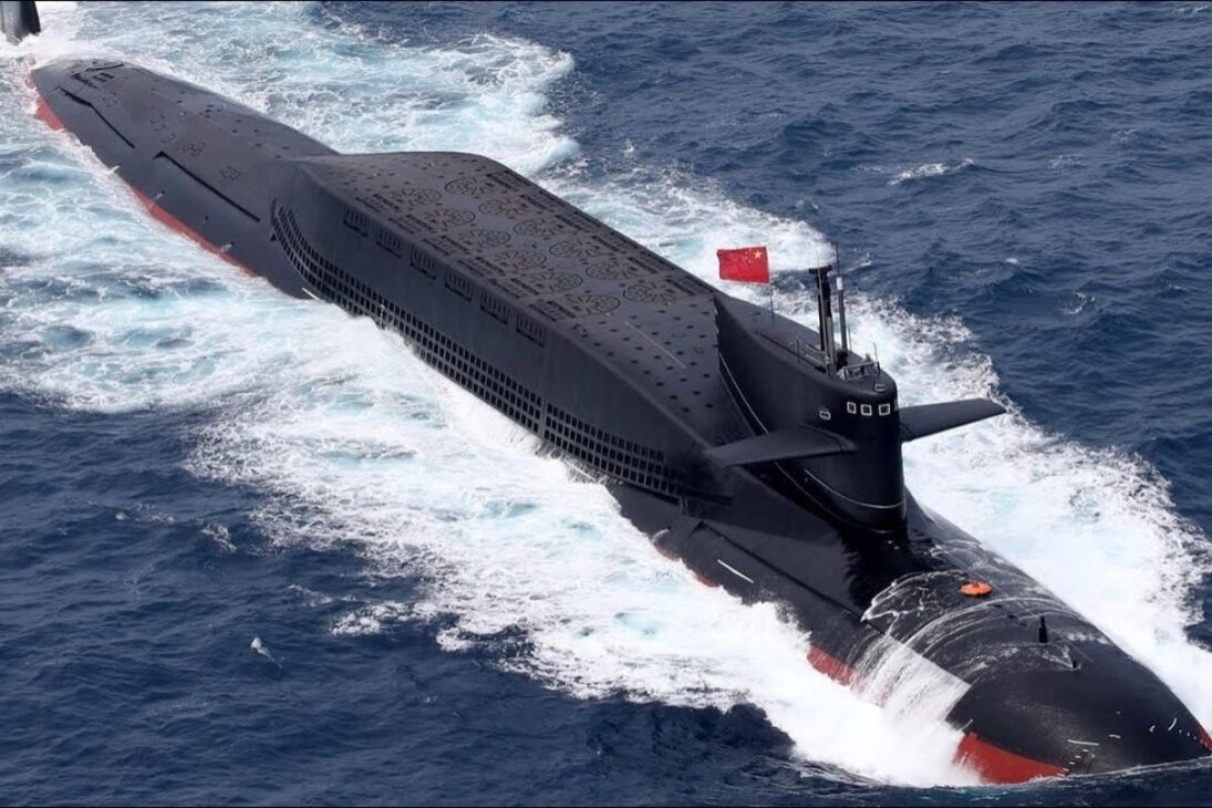 submarinos de propulsión nuclear viran centro da disputa: China e Estados Unidos entram em nova fase de lançamentos e tonelagem, com estimativas por imagens de satélite e números que reposicionam o debate naval.